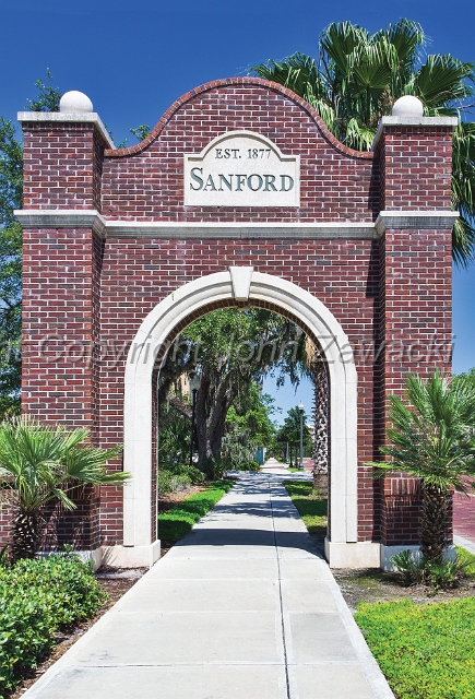 4x6-Sanford 1-Front.jpg - Sanford Arch at Entrance to downtown Sanford - Front